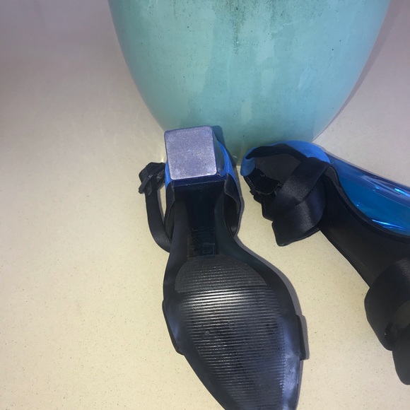 Heels - Picture 5 of 5